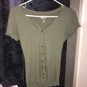 Green short sleeve shirt